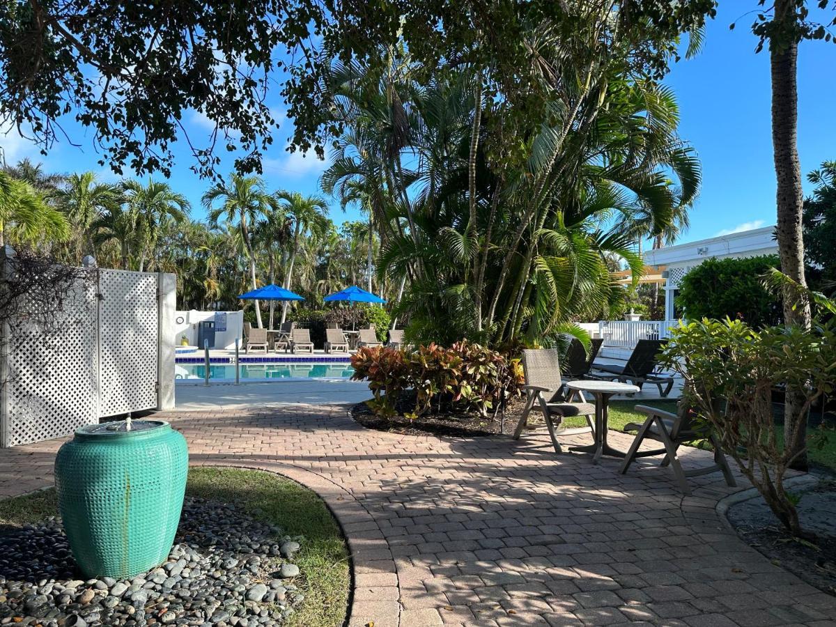 Olde Marco Inn Marco Island Exterior photo