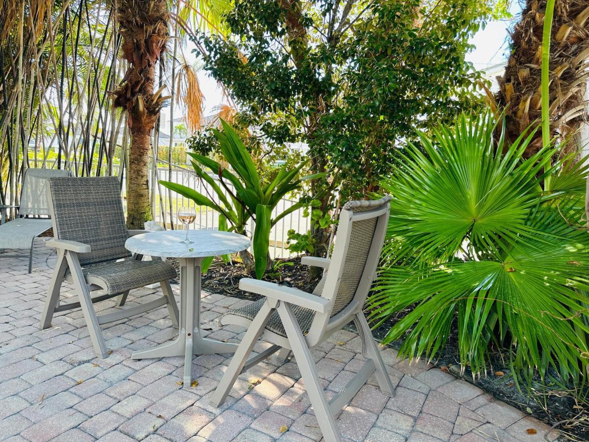 Olde Marco Inn Marco Island Exterior photo